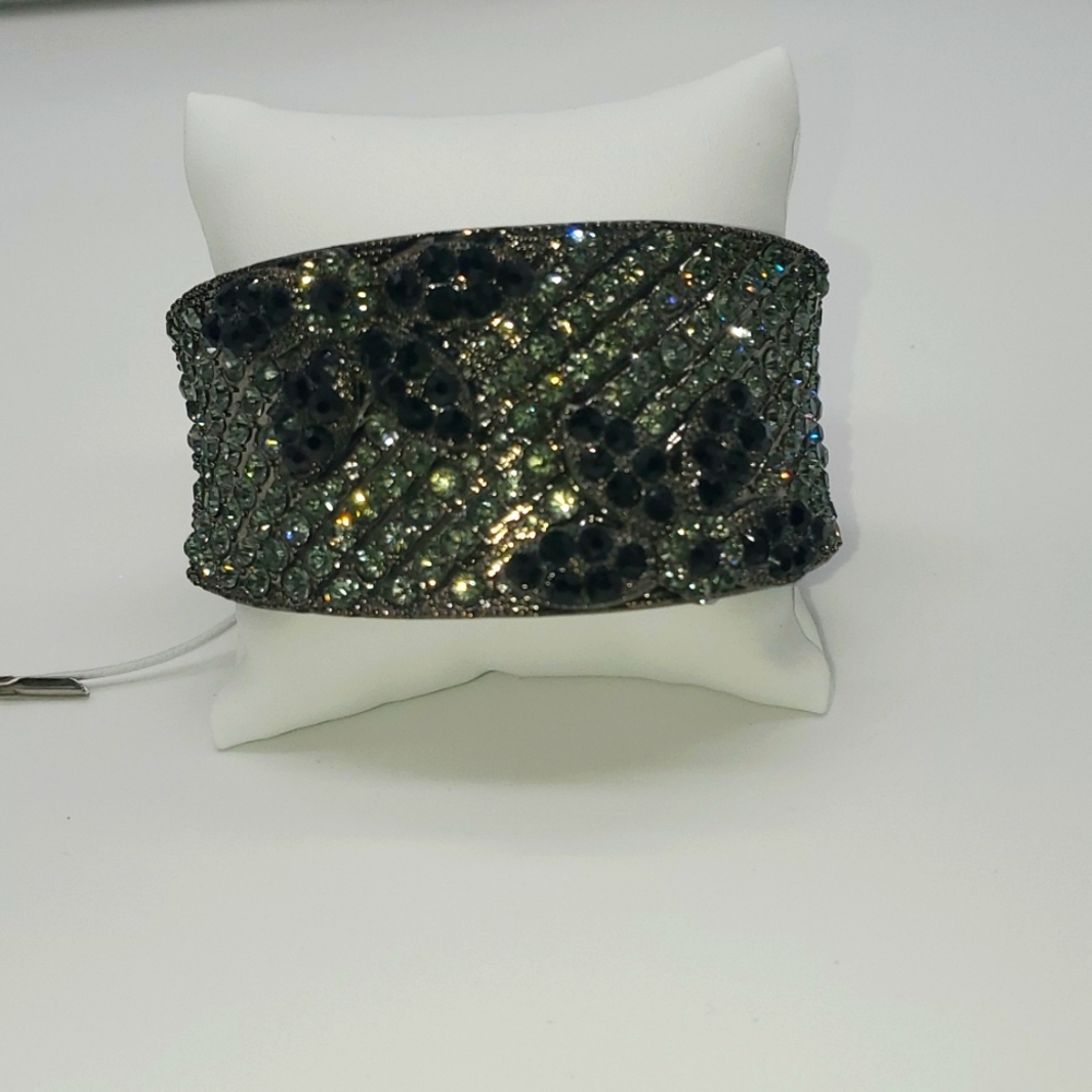 Stunning Bracelet 2 Half Flower 🌼.